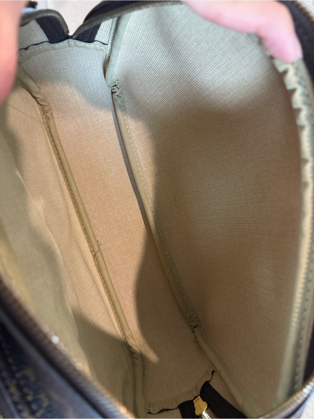 Louis Vuitton Reporter PM
Brown Monogram Crossbody Bag - Picture 8 of 15